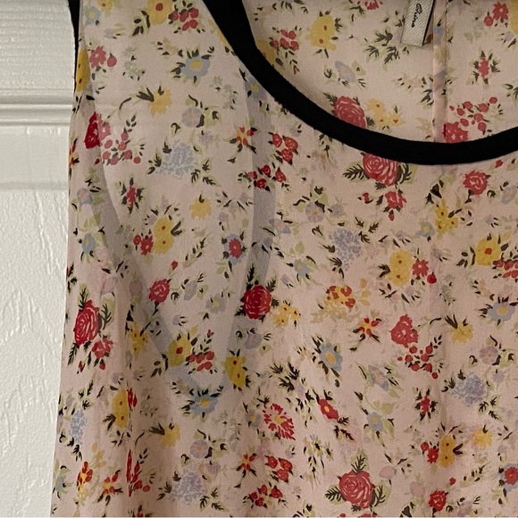 BCBGeneration Sheer floral tank top - Picture 5 of 5
